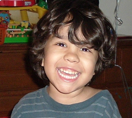 2006_0525tlight0008_NWEB.jpg (119840 bytes)