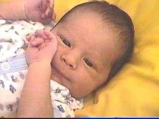 nicolas_2wks_image4.jpg (14967 bytes)