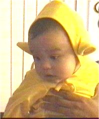 oct-2001-5-mothhall-lala3.jpg (9786 bytes)